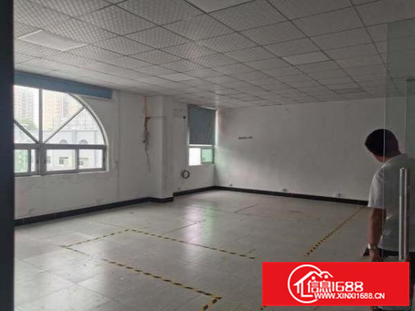 出租寮步石龙坑260现成装修小厂房，水电到位0成本入驻！