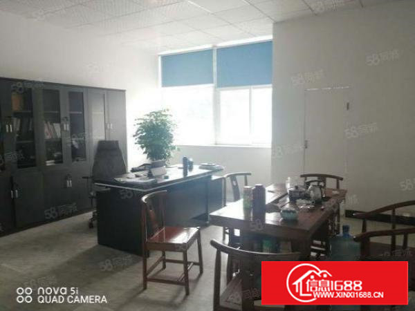 厦边新空出带精装修1200平厂房，有地坪漆