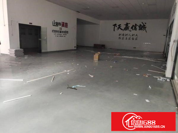 布吉坂田地铁口附近一楼400平厂房出租空地大有装修