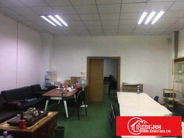 出租大朗镇高英标准一楼1600平方米，水电齐全，豪华办公室