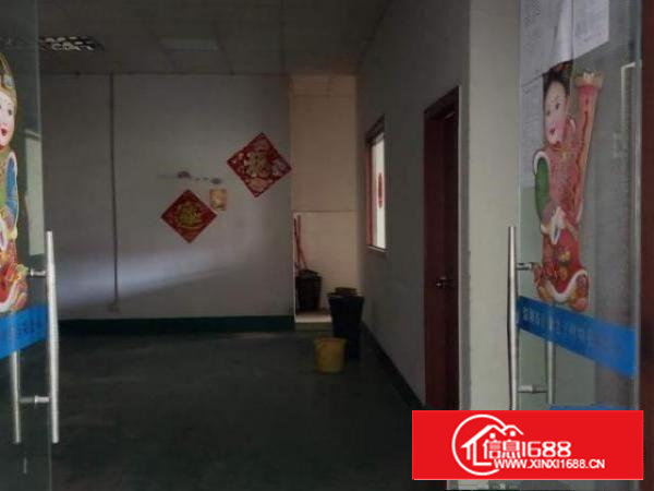 厂房位于沙井万丰楼上718平带装修办公室吊顶，全新地坪漆。