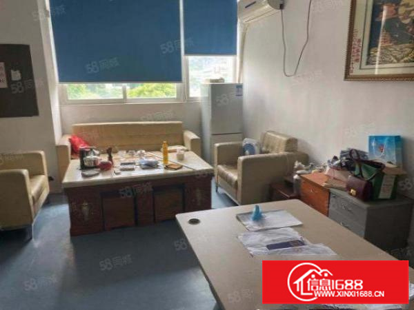 石岩北环楼上新出精装修厂房1900平米厂房租.