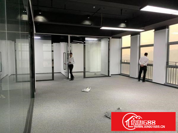 横岗地铁口全新办公带装修350平方米招租