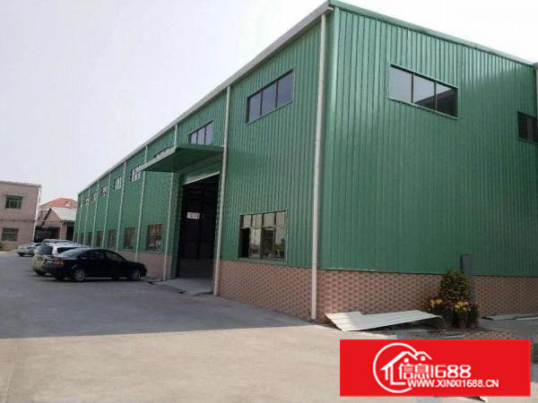 刚刚建好的小型铁皮房