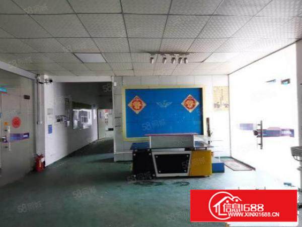 石岩料坑新出楼上500平精装修无转让费厂房出租