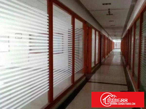 龙岗区坪地新出楼上整层750平米带装修厂房出租