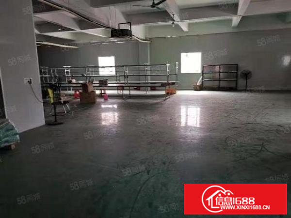 大片美空出楼上精装修850方标准厂房出租