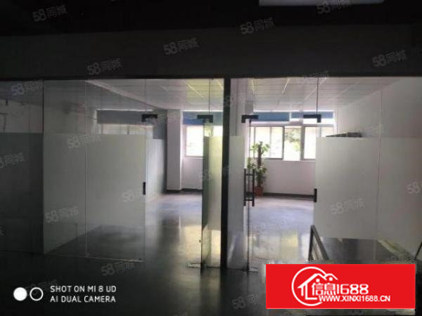 石岩料坑楼上300平厂房出租