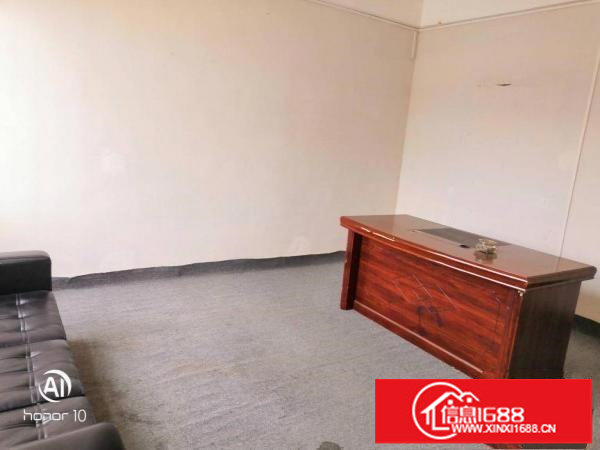 横岗荷坳地铁口280平方，精装修厂房出租现成水电