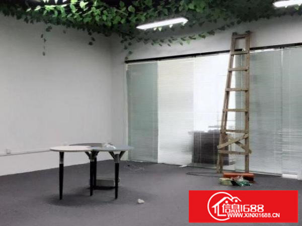 大浪商业中心附近新出300平办公室，1 1格局精装修带前台