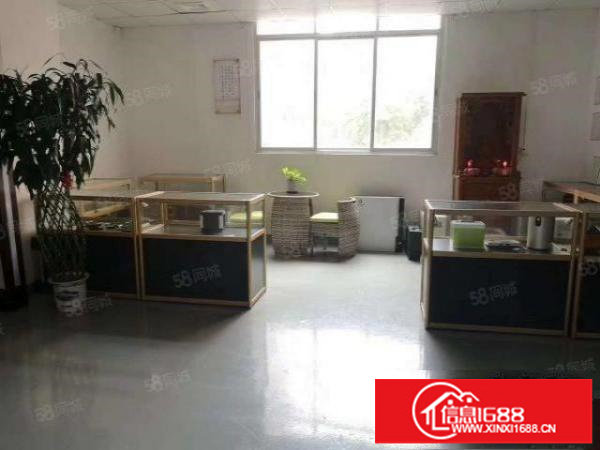 松岗溪头楼上450平精装修厂房出租，交通方便配套齐全