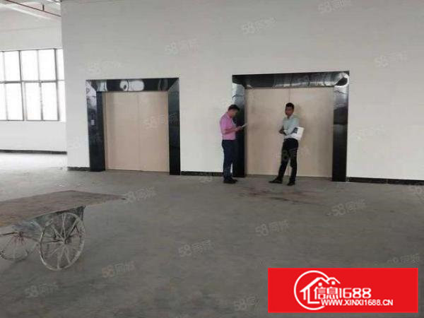 寮步塘唇独院厂房900平出租，超大空间，