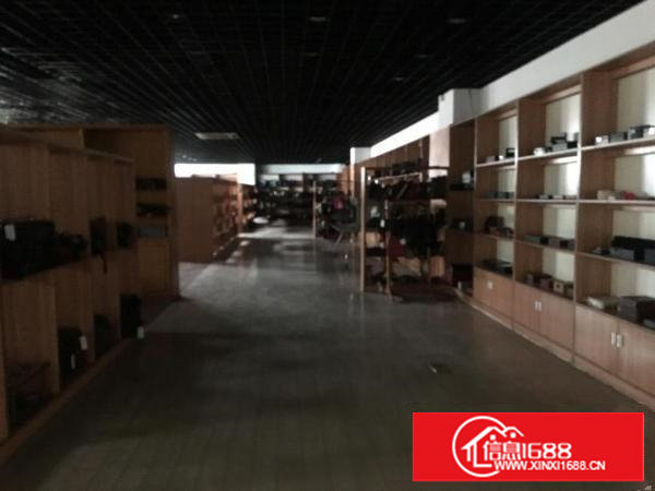 长安镇乌沙新出楼上380平方，有吊顶，带有装修。