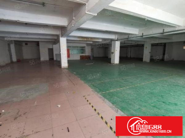 地铁口2楼1080平米，25元平米，配4部3吨电梯，