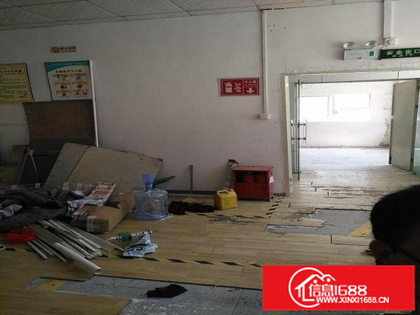 布吉街宝丽路桑达工业园。厂房100平米