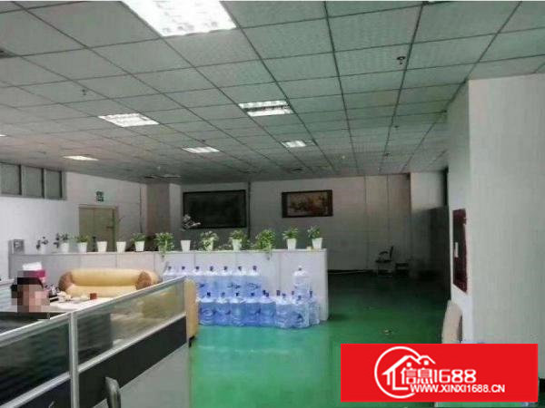 横岗新出楼上1000平方带装修厂房出租，水电到位