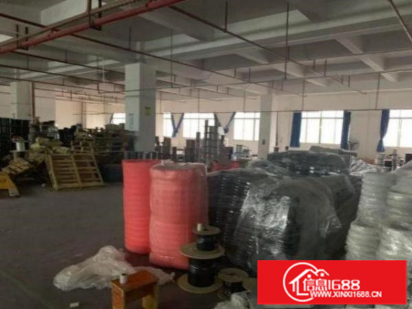 龙岗新出精装修1500平厂房两个全新货梯，可办环评