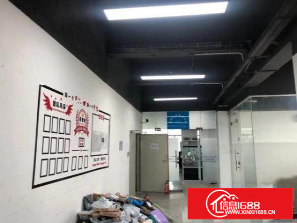 凤岗雁田楼上原房东带办公室2400平