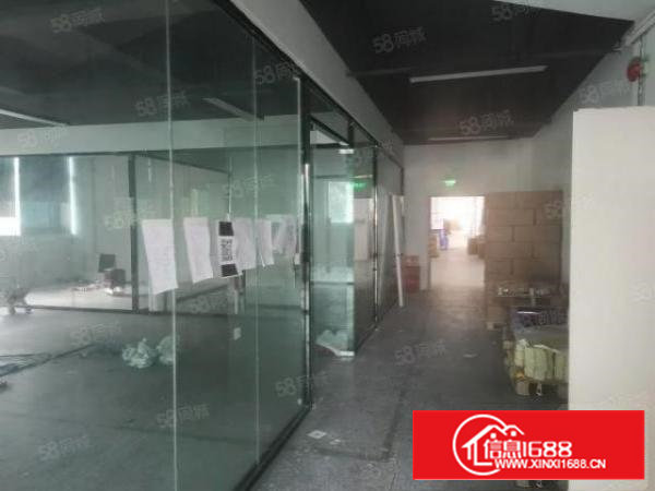 石岩6号线地铁口2楼整层2050平，精装修，无转让费