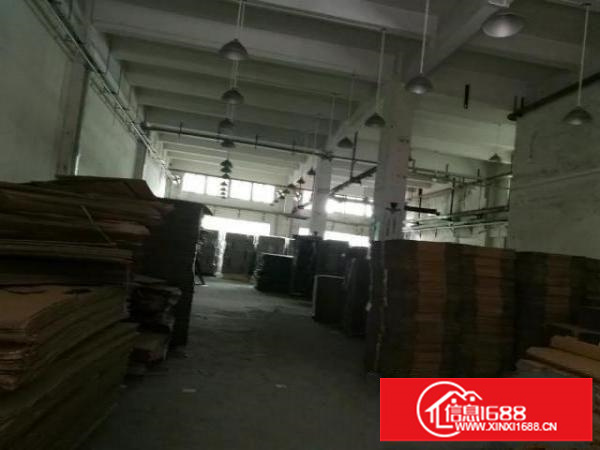 厂房出租，地段方便，村内需交停车费！