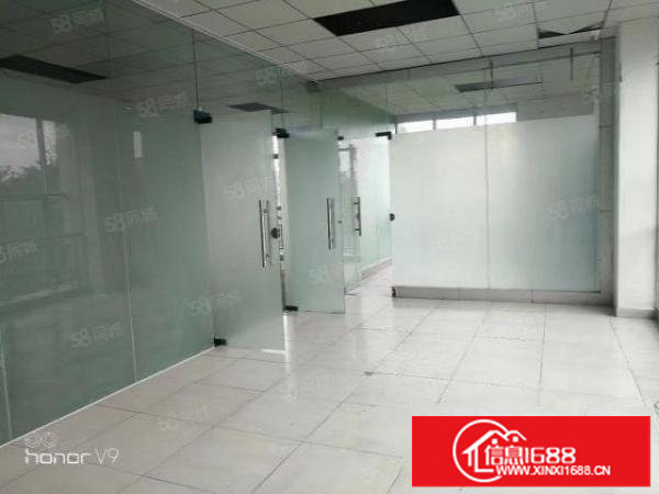 平湖华南城地铁口二楼700平方带装修厂房出租