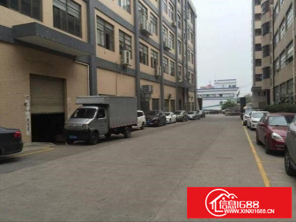 带现成前台办公室地坪漆流水线厂房出租楼上800平在凤岗