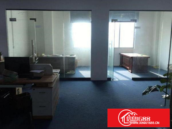 南约广场旁新出楼上740平精装修厂房，拎包入住，无转让费