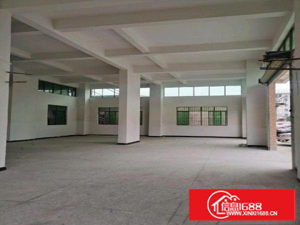 一楼6米高，在马路边