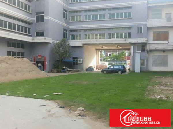 顺德均安主干道旁1450平，园区空地大好停车有办公室3吨货梯