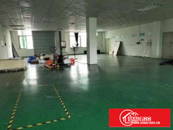 石岩街道一楼精装修700平方厂房出租，无转让费