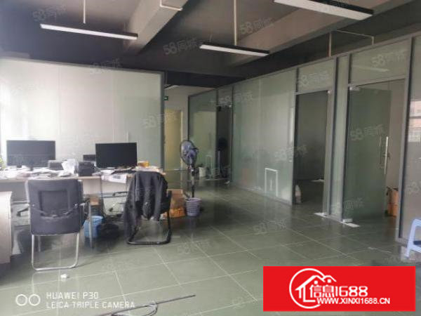 观澜桂花红本厂房出租，二楼570平方精装办公室水电齐全。