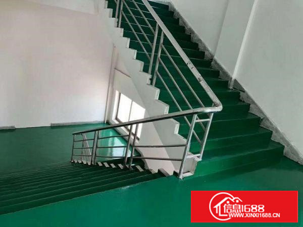 长安镇沙头繁华地段新出无尘车间10000万平，全部做好吊顶。