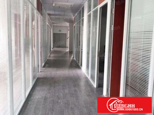 凤岗标准厂房楼上现成装修水电齐全680平起租