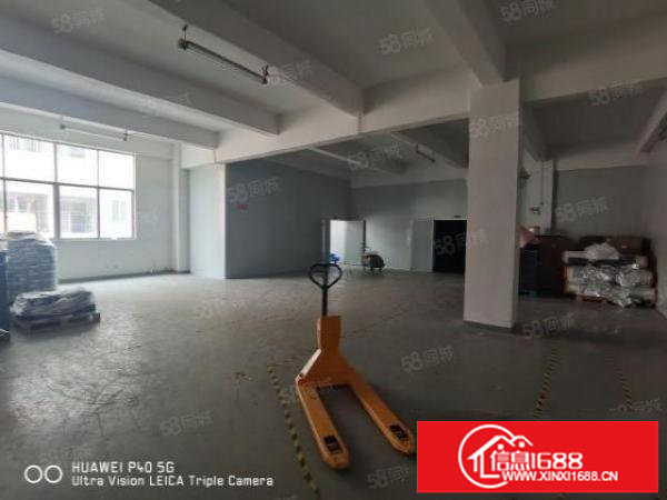 观澜章阁大富工业区花园式厂房楼上带装修1200平方无转让费