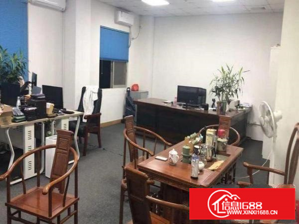 横岗旱塘村二楼1000平方精装修厂房出租，主干道旁