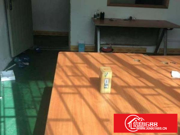 寮步1楼700平厂房出租，交通便利