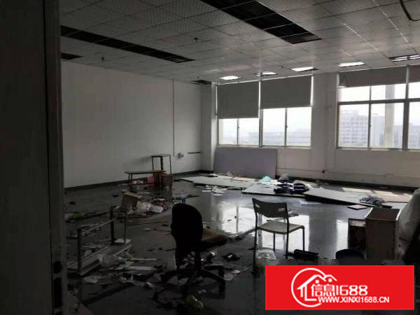 凤岗五联证件齐全带装修拎包入住厂房出租楼上2800平方