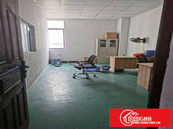 企石镇新空出楼上一层标准厂房1680平方，现成办公室水电装修