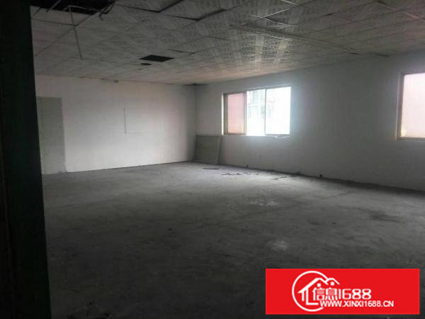 横岗嘉华路3楼250平方厂房出租，价格便宜！地段好！