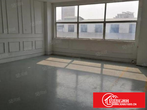 横岗西坑有小面积带装修厂房带电梯