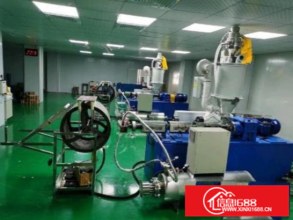 做好了油漆地板吊好天花，隔好了墙有办公室，有洗手