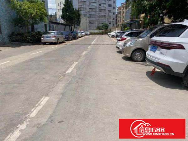 黄江镇工业园二楼无尘车间500方，设备齐全无转让费，租10元