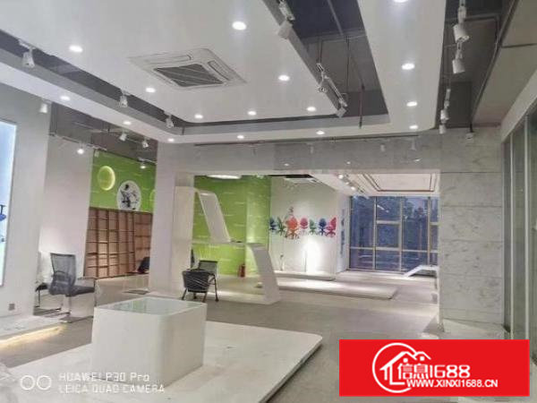 高速路口附近，精装办公室，拎包入住