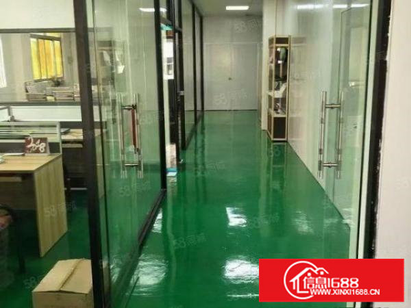 刚空出楼上精装修厂房出租，820平方水电齐全，照片现场拍摄