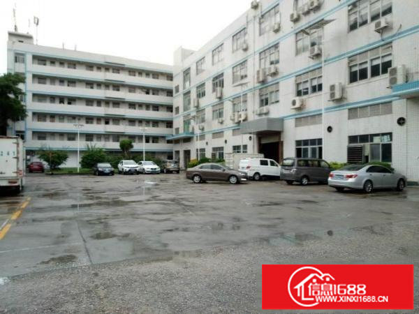 龙岗中心城龙西楼上原房东精装修厂房980平方，可办理环评