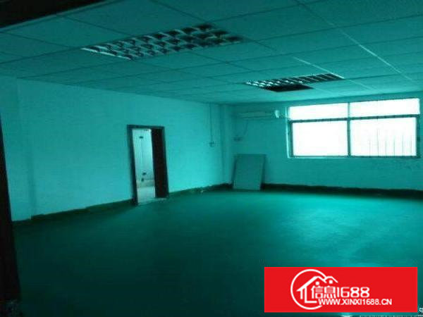 坪地3楼900平带装修标准厂房12元直招租