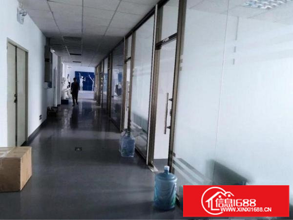 六约塘坑地铁站楼上800带装修厂房出租可分租