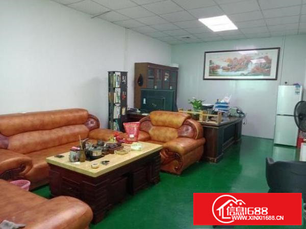 宏盈工业区旁楼上1000平带精装修厂房，有办公室