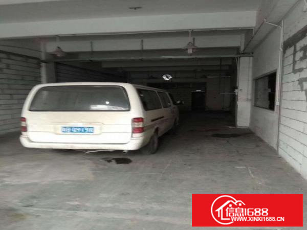 平湖良安田路口海吉星2公里处带冷库厂房出租，300平方起