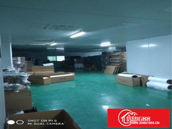 龙岗新生原房东楼上800平方米厂房出租，带简装修